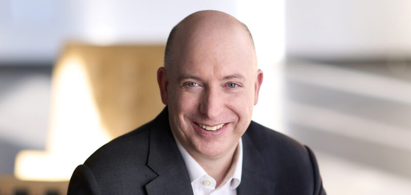 Schlanker und näher am operativen Geschäft: Andrew Buchanan baut Finanzressort der Munich Re um