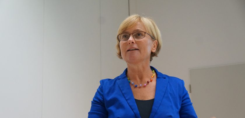 GDV-Vertriebsleiterin Elisabeth Stiller: Provisionsdeckel und Bafin-Aufsicht noch nicht vom Tisch