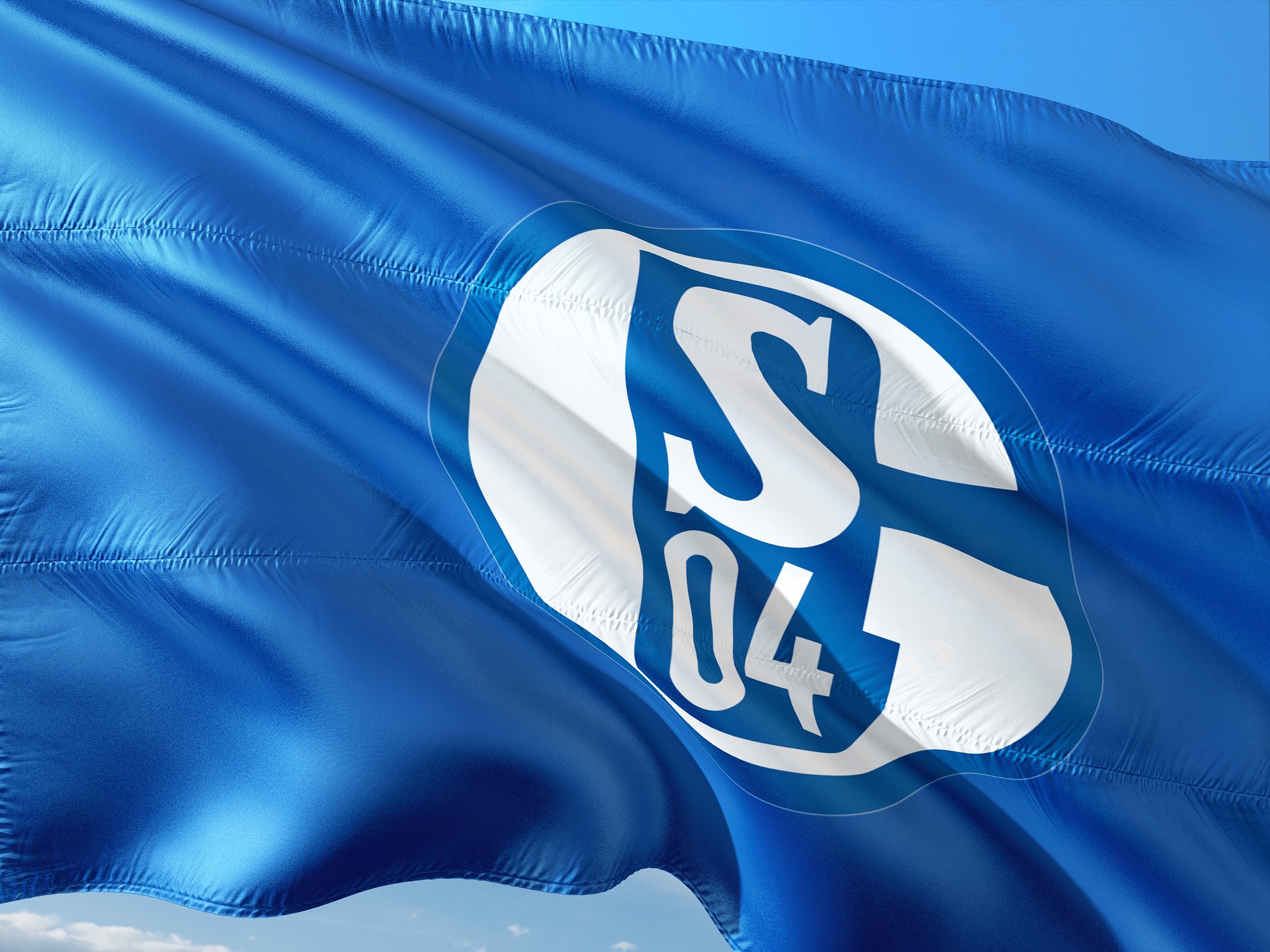 R + V Versicherung extends premium partnership with FC Schalke 04