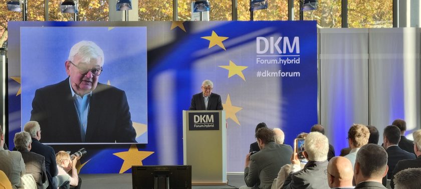 Ex-Außenminister Fischer auf der DKM: "Bin alles andere als unfroh" über den Wahlausgang