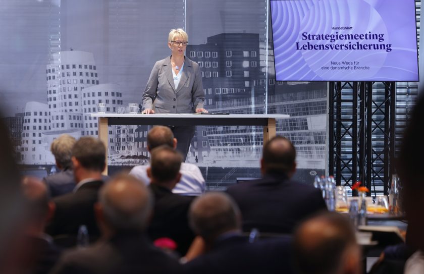 Bafin-Aufseherin Wiens ruft Lebensversicherer zu mehr Kostenkontrolle und Kundennutzen auf