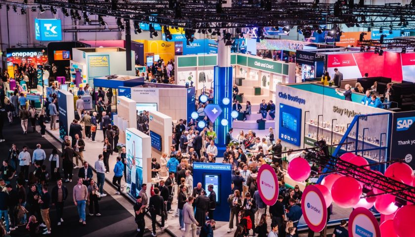 Versicherer auf der OMR: Besser live gehen, als „auf Perfektion zu warten“